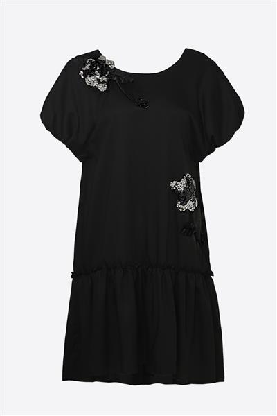 Embroided shift dress